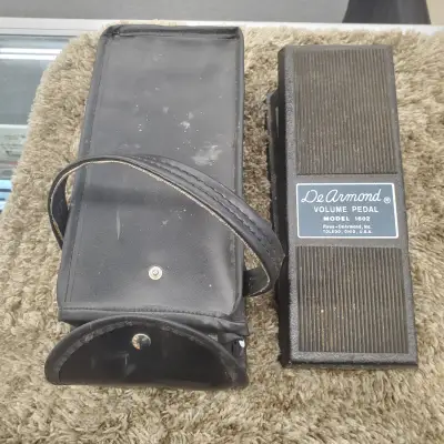 DeArmond 1602 vintage volume pedal with original case in working order Used  – Good $75 + $20 Shipping