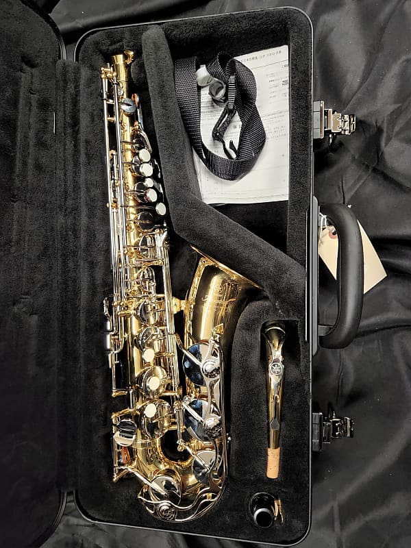 Yamaha Alto Sax Brass rental instruments with case and accessories original packages - Victor