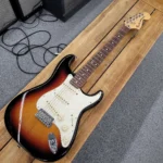 Fender Deluxe Roadhouse Stratocaster 2016 – Three Tone Sunburst Used