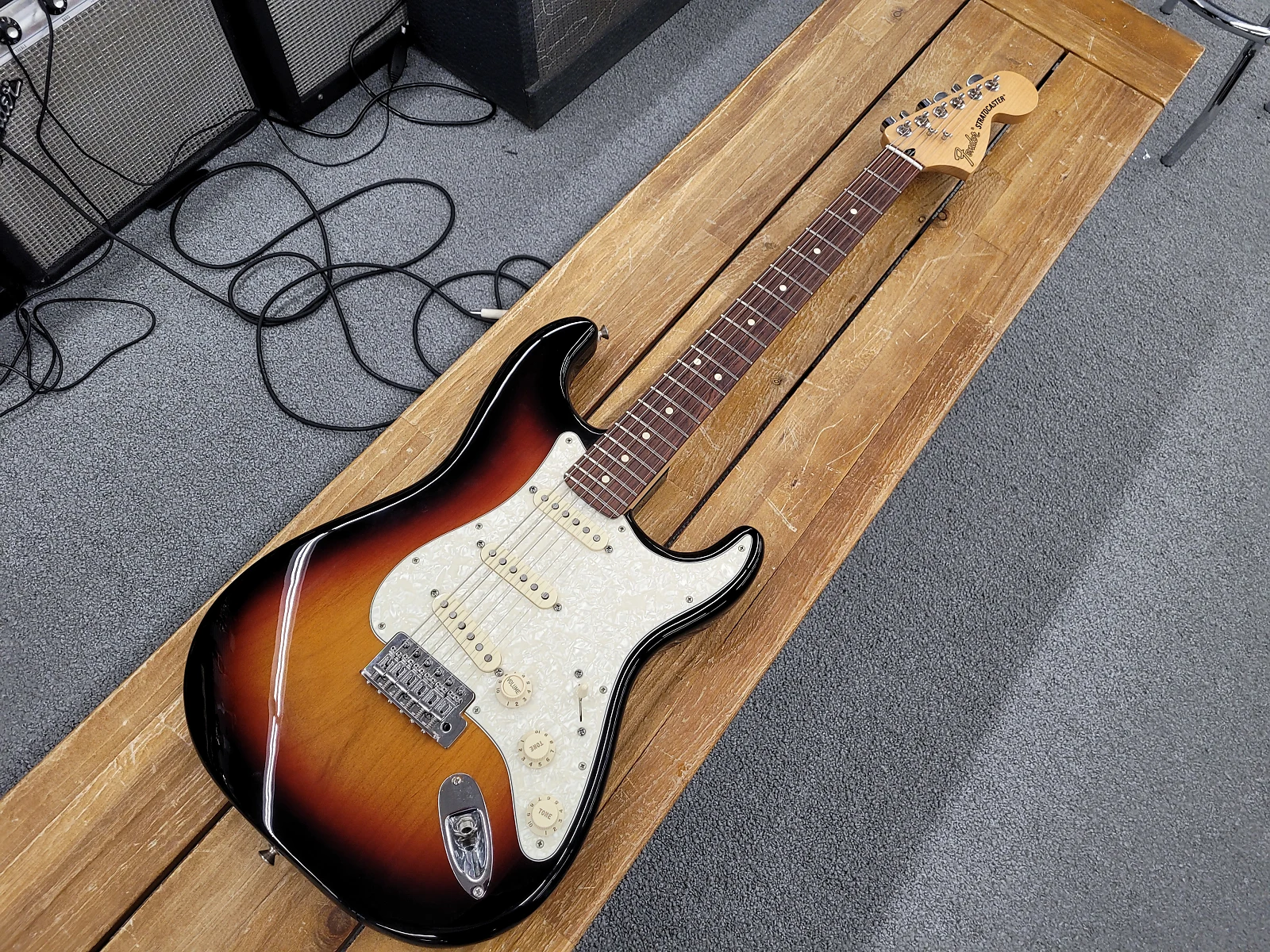 Used　2016　Victor　Fender　Litz　Tone　Sunburst　Deluxe　Stratocaster　Roadhouse　Three