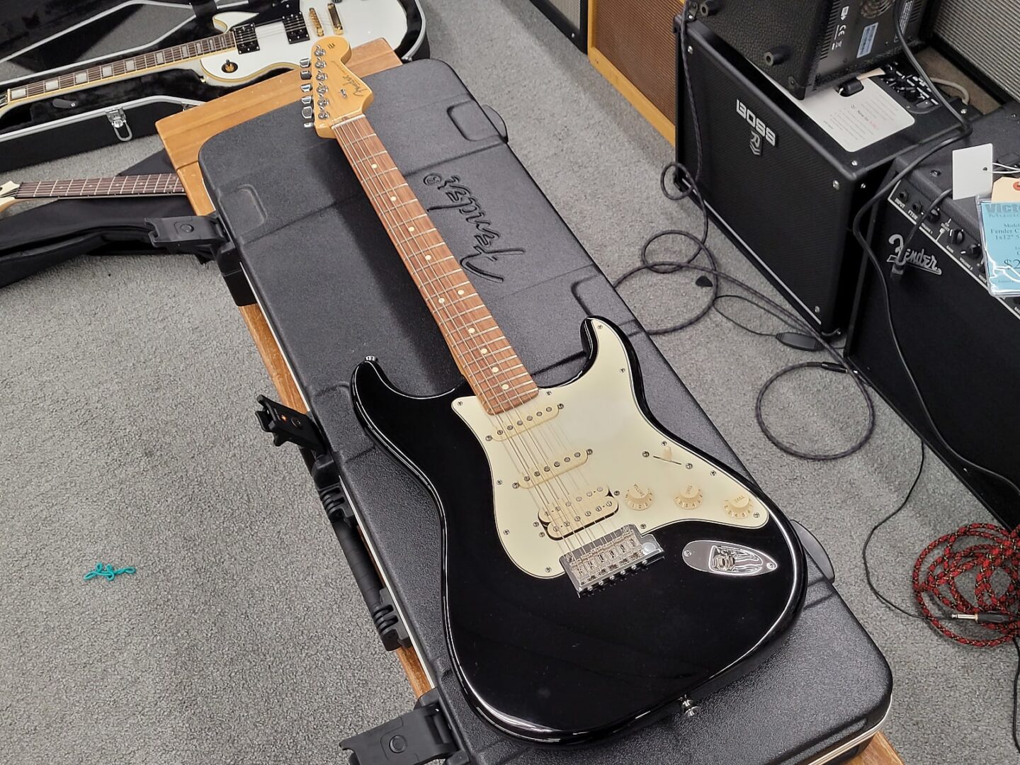 Fender American Standard Stratocaster HSS with case 2012 Black Victor  Litz