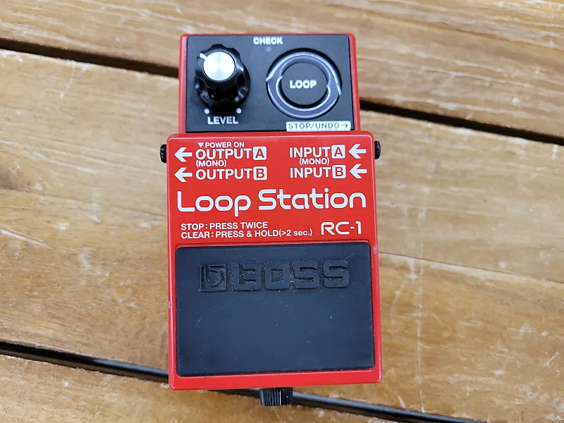Boss RC-1 Loop Station - Red - Victor Litz
