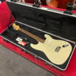 Fender American Standard Stratocaster 2008 – Olympic White with case $1199.99 + $75 Shipping