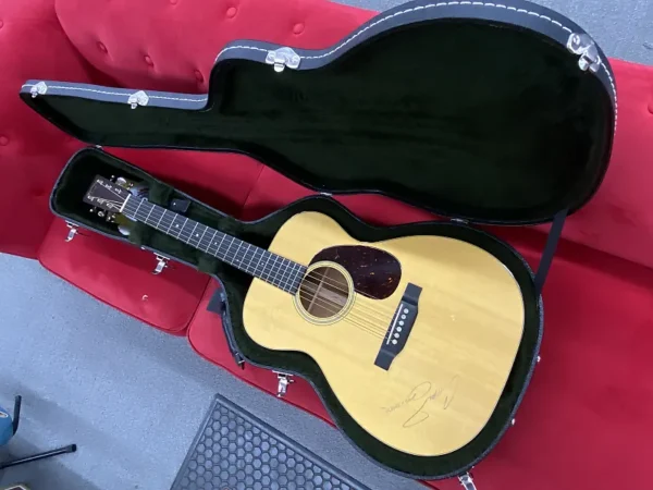 Martin 00-18 Acoustic Guitar 2017 - Natural Signed by Chris Smither and Molly Tuttle - Image 62