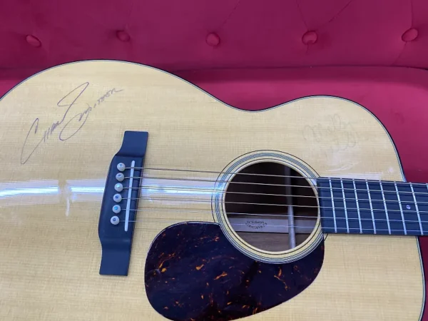 Martin 00-18 Acoustic Guitar 2017 - Natural Signed by Chris Smither and Molly Tuttle - Image 33