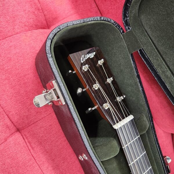 Collings OM1 -like new Mahogany with case real real clean - Image 4