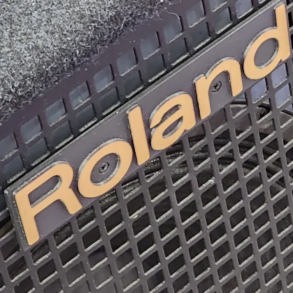 Roland KC300 - Keyboard amp like new super clean never gigged with local pick up preferred - Image 4