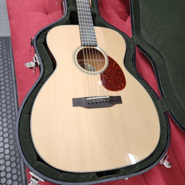 Collings OM1 -like new Mahogany with case real real clean - Image 9