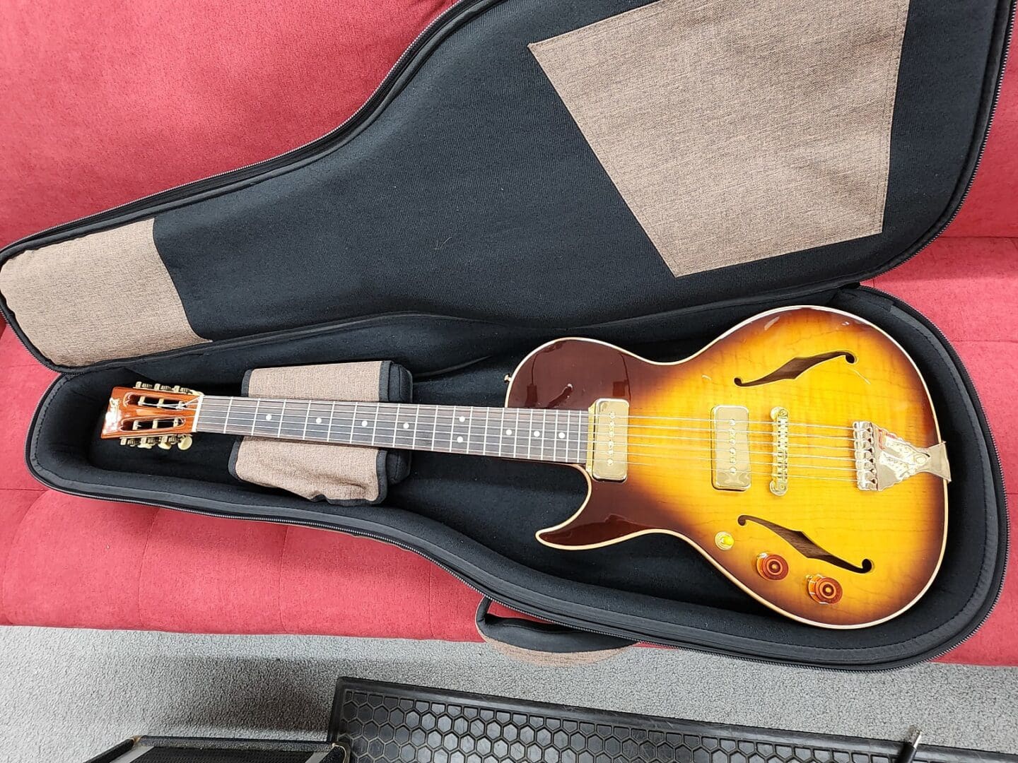 B and G Little Sister Left Handed guitar Burst gold hardware with bag