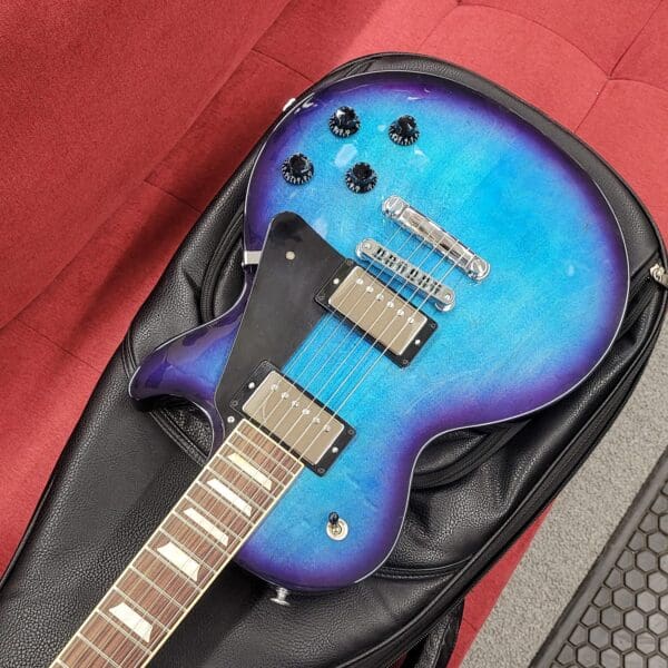 Gibson Les Paul Studio 2024 with Gigbag- Blueberry Burst - Image 4