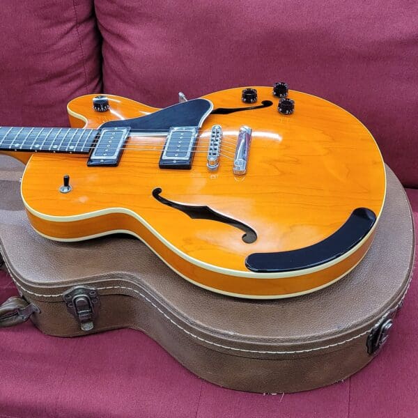 Gibson Chet Atkins Tennessean 1997 with Case - Sunrise Orange - Image 5