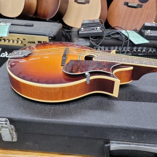 Alvarez A-500 Twin Points A-Style Mandolin with Case - Sunburst - Image 15