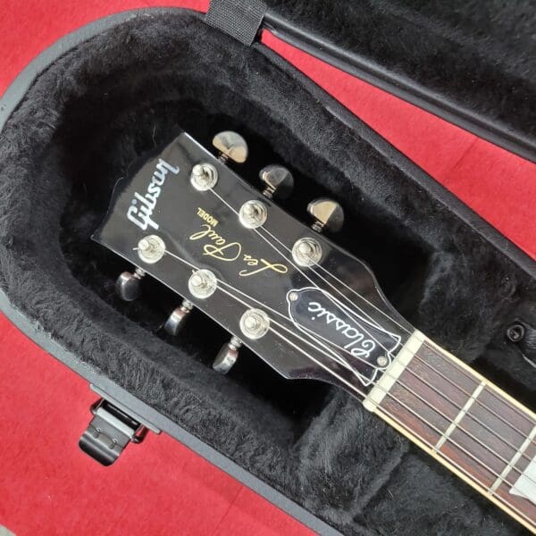 Gibson Les Paul Classic 2022 with Case - Translucent Cherry - Image 10