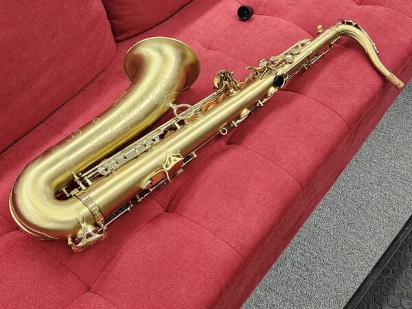 Selmer Series III tenor sax - Brushed finish with Protec Case - Image 3