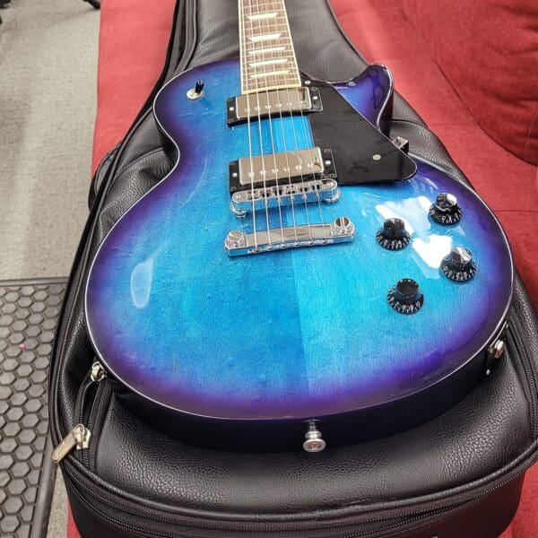 Gibson Les Paul Studio 2024 with Gigbag- Blueberry Burst - Image 5