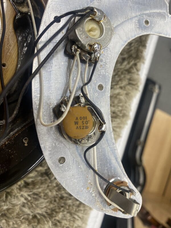 1979 Fender Precision Bass with Rosewood Fingerboard - Three Tone Sunburst - Image 17