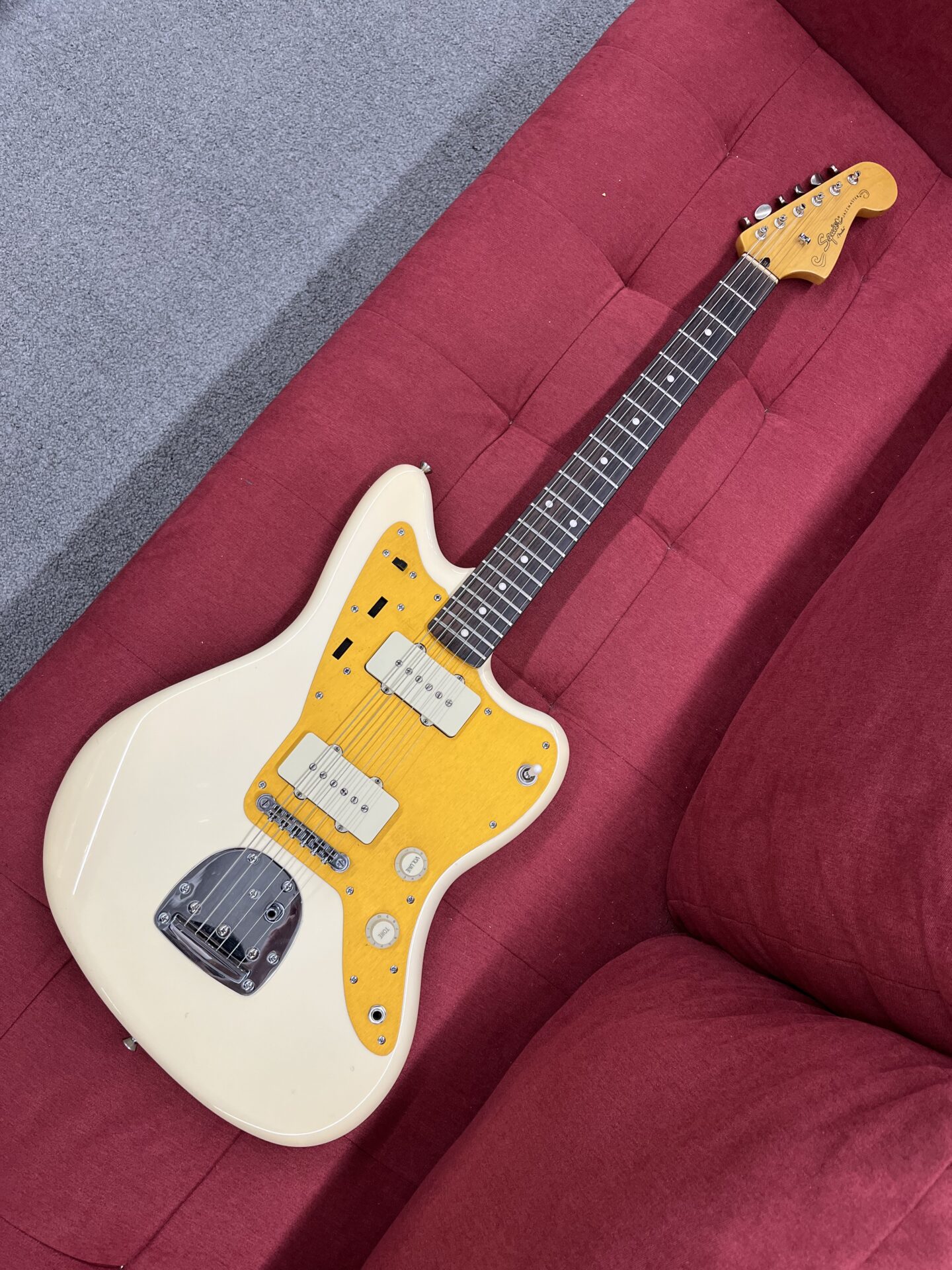 Squier J Mascis Jazzmaster Rosewood 2017 - Vintage White Archives