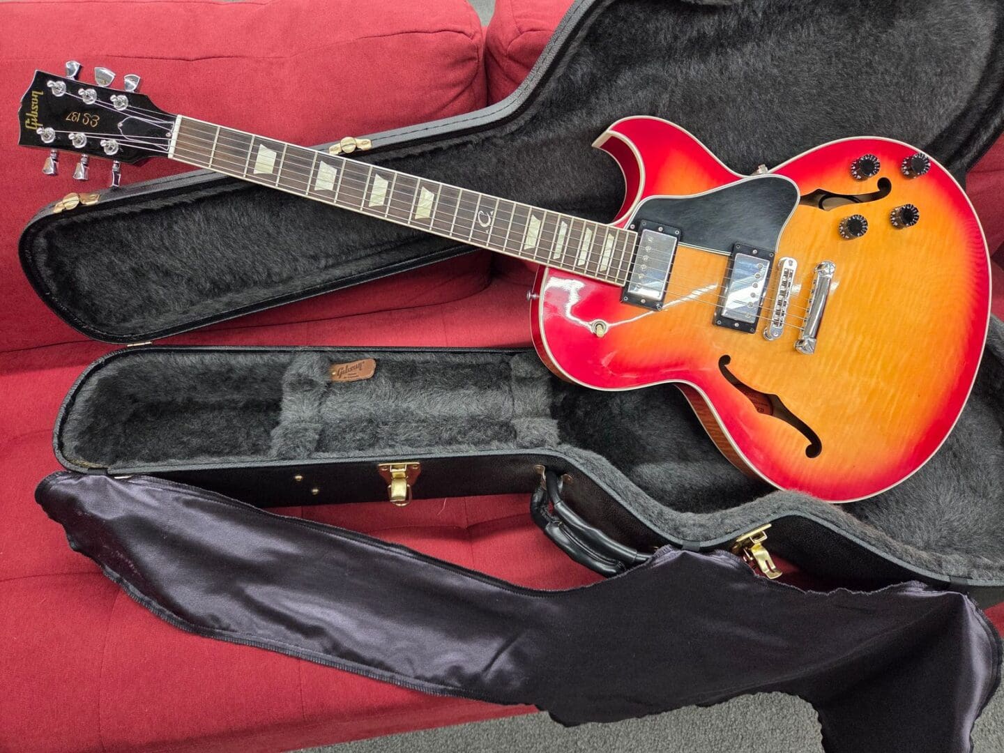 Gibson ES137 2007 - Heritage cherry sunburst guitarvwith case
